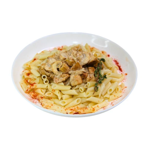 Макароны с курицей и грибами в сливочном соусе